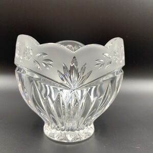 Oneida Southern Garden Crystal Candy Dish Frosted Rose Design Table Shelf Decor